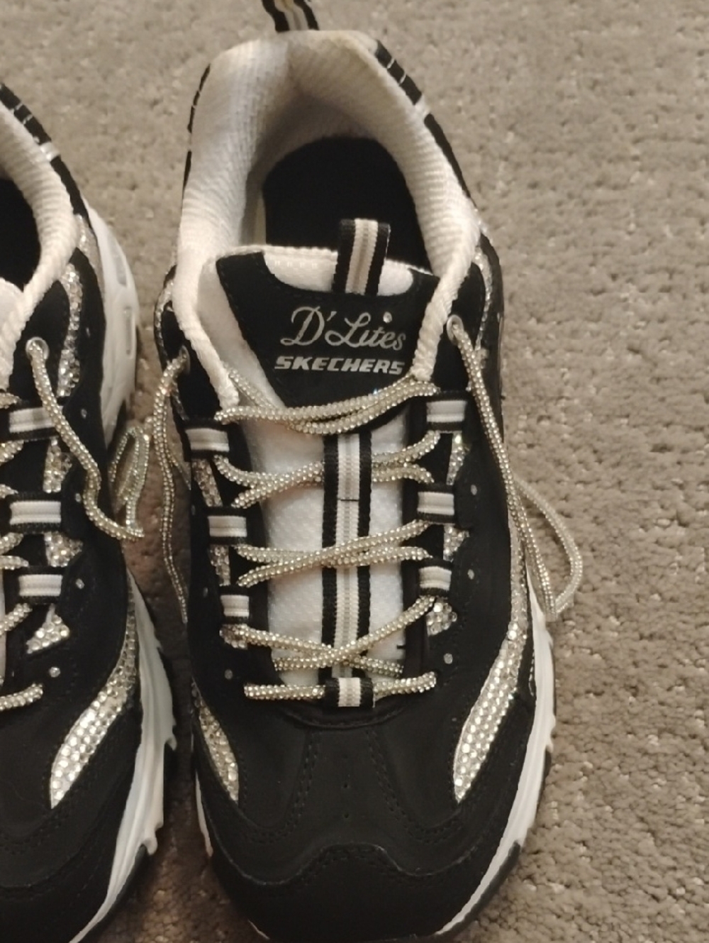 Skechers D'Lites Black & Silver Sparkle Lace-Up Sneakers SIZE 9.5